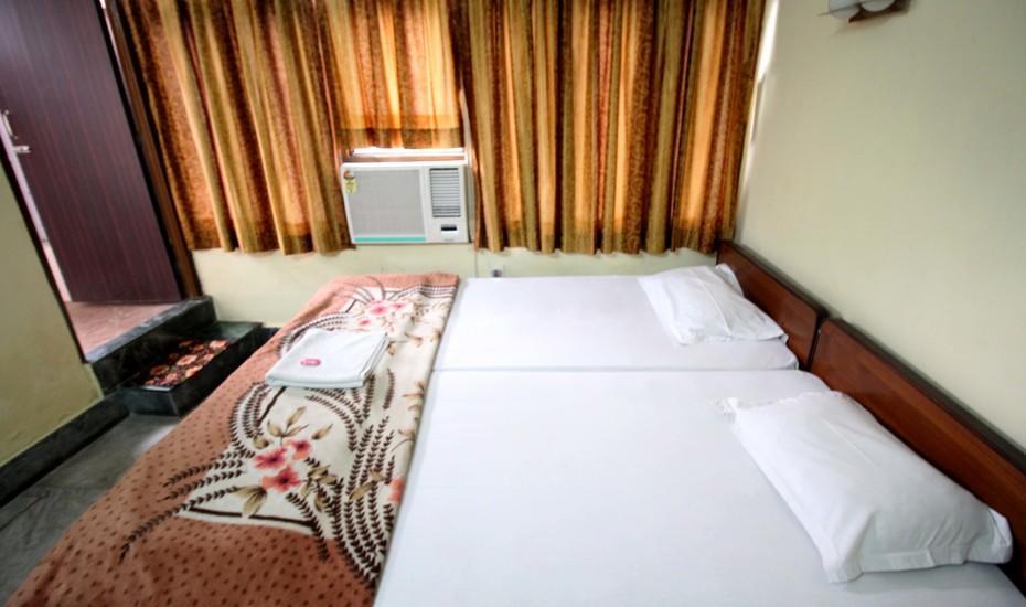 Kim Lawn Guest House Колката Екстер'єр фото
