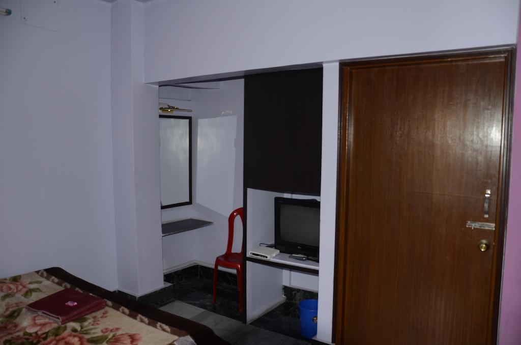 Kim Lawn Guest House Колката Екстер'єр фото